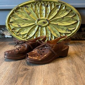 Re-Mix Vintage Shoes Greta 1940s Retro Slingback Wedge Sandal in Antique Brown